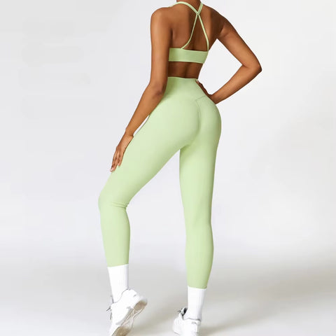 Дамски бързосъхнещ йога топ (1+1)